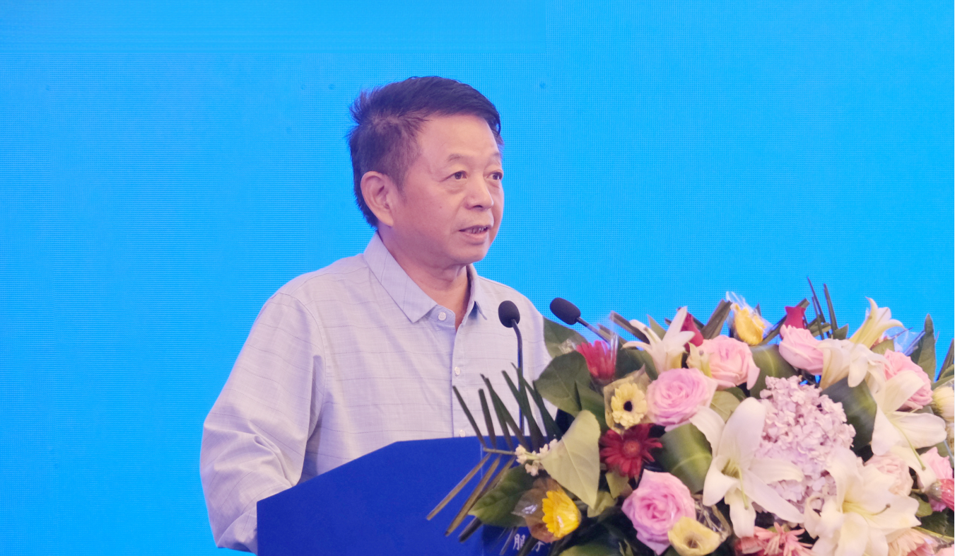 中国工程院院士、国家油菜产业技术体系首席科学家王汉中作主旨报告