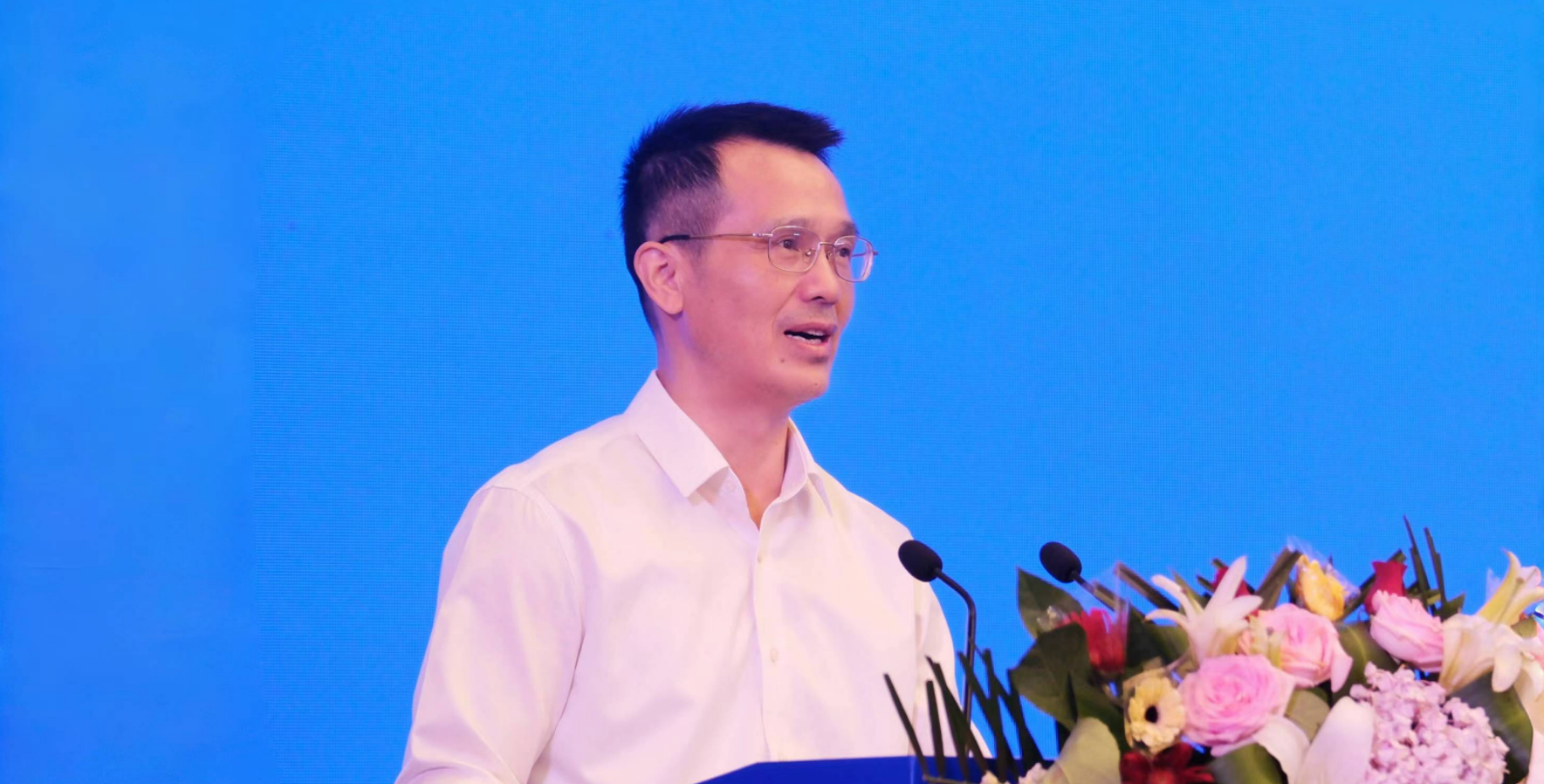 湖北省科协党组书记、副主席周德文主持开幕式
